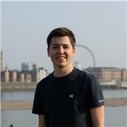 Me defino como una persona muy comprometida y trabajadora. Puedo dar clases de Música (he estudiado en el Conservatorio). También puedo impartir clases de Inglés